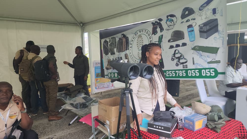 Lengai Outdoor expo display